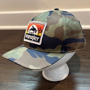 Wrangler Camo canvas snapback cap, 6 vent panel,button top,western logo,bronco
